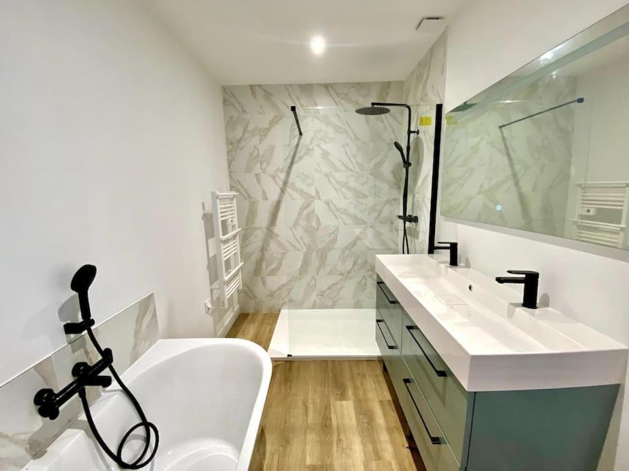 Elegante Echoppe Proche Du Centre Villa Talence Luaran gambar